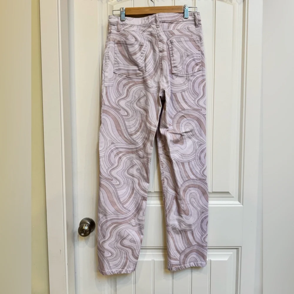 Aritzia Wilfred High Waisted Vera Twill Pant in Pink Soft Swirls. Size 6 - Picture 4 of 7